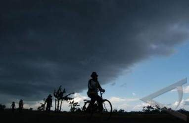 PRAKIRAAN CUACA: Hari Ini Jakarta Diprediksi Hujan Ringan
